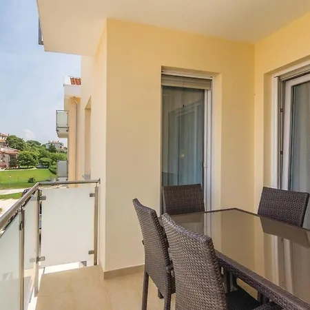 Apartman With Pool *