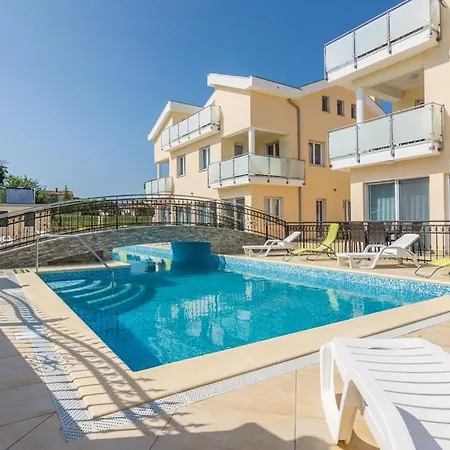 Apartman With Pool *